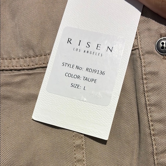 Risen NWT Tan Jean Jacket with Collared Neckline and Long Sleeves Size Large - Picture 3 of 16
